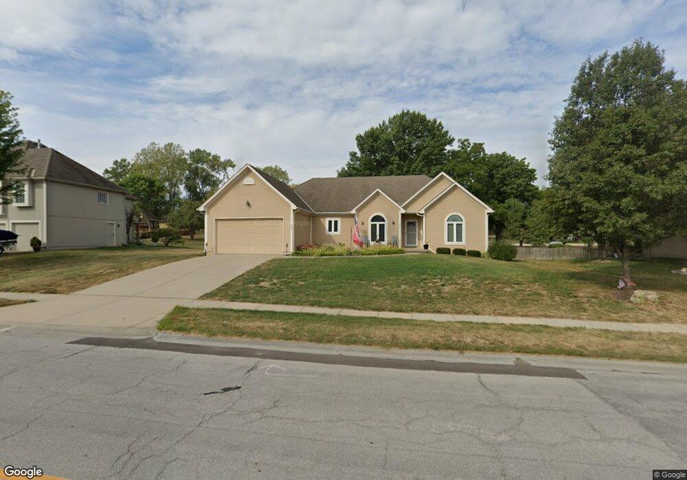 900 SW Raintree Dr, Lees Summit, MO 64082 - photo 1