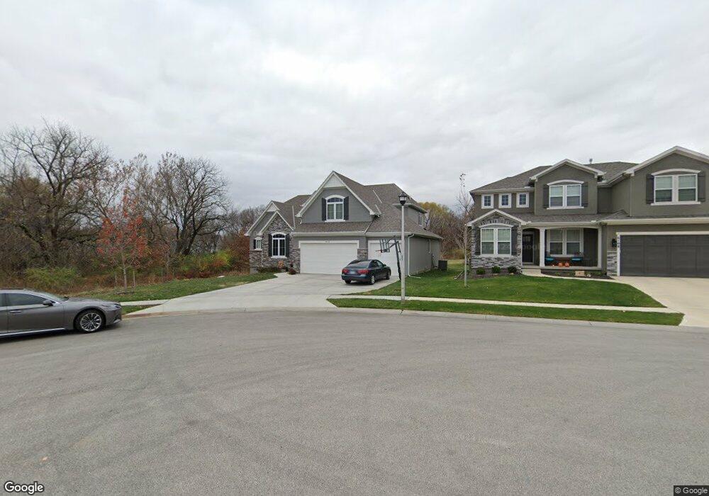 6112 Lakecrest Dr, Shawnee, KS 66218 - photo 1