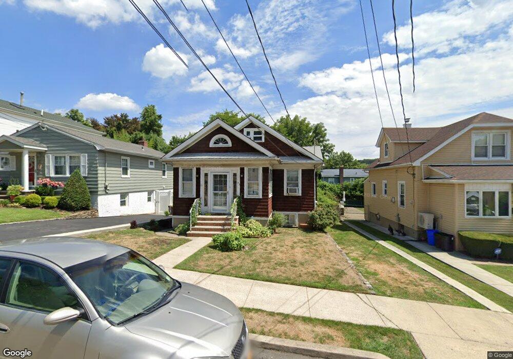 33 Renwick Ave, Staten Island, NY 10301 - photo 1
