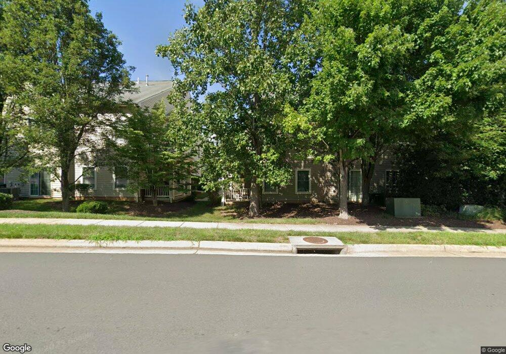 11271 Wortham Crest Cir unit 33, Manassas, VA 20109 - photo 1