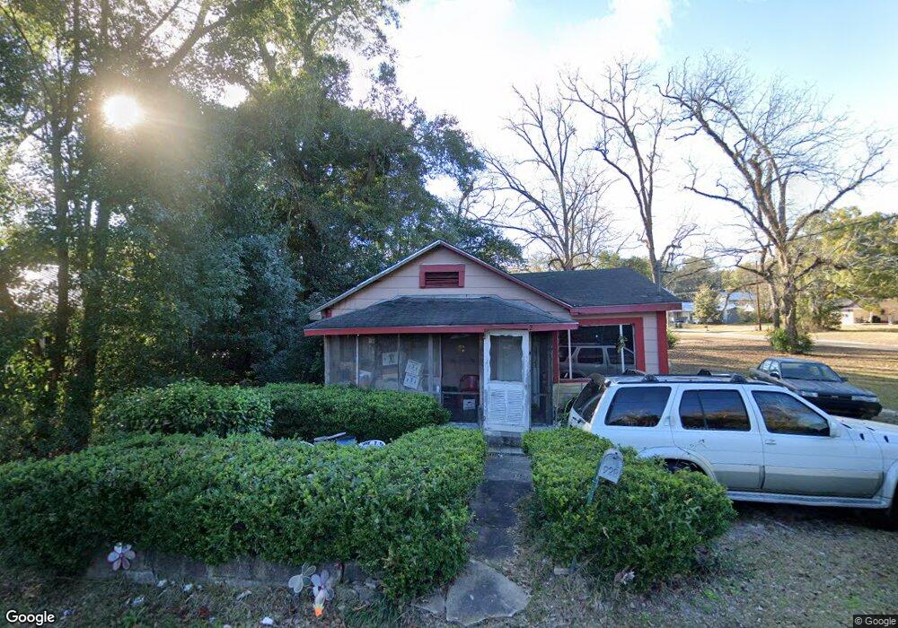 928 S Washington St, Bainbridge, GA 39819 - photo 1