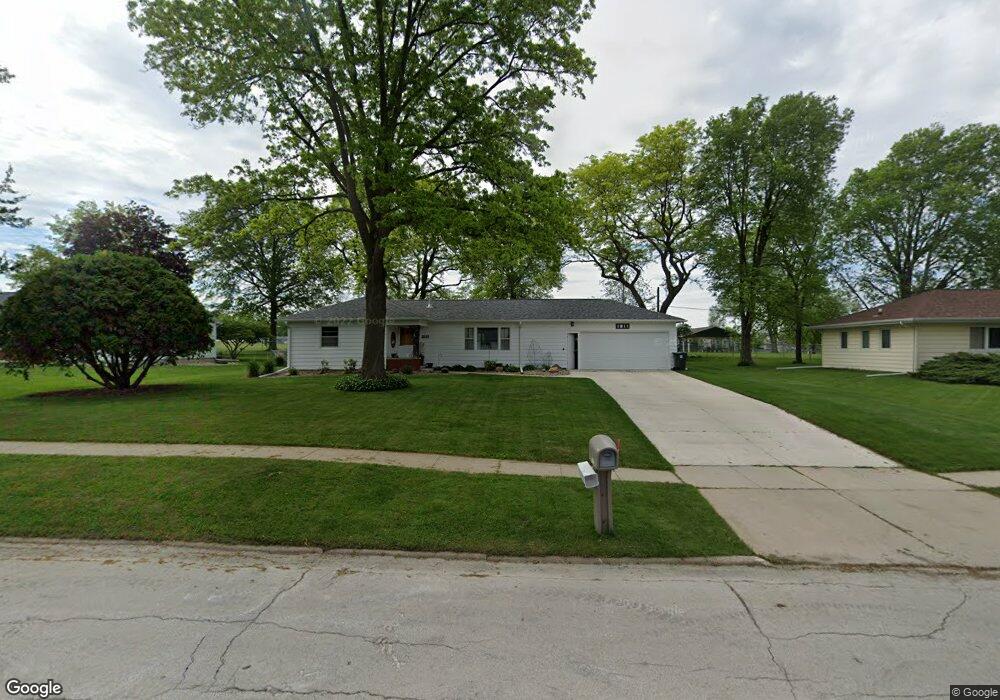 1811 Primrose Dr, Cedar Falls, IA 50613 - photo 1