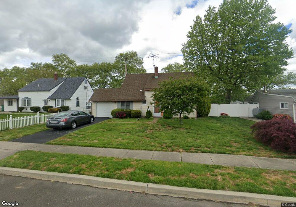 320 Appletree Dr, Levittown, PA 19055 - photo 1