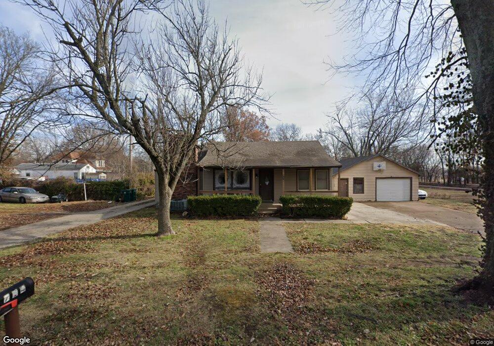 714 S 14th St, Parsons, KS 67357 - photo 1