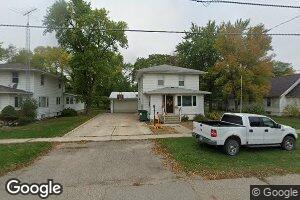 712 Maple St, Sheffield, IA 50475
