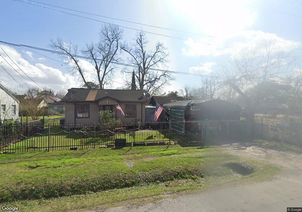 904 Frisco St, Houston, TX 77022 - photo 1