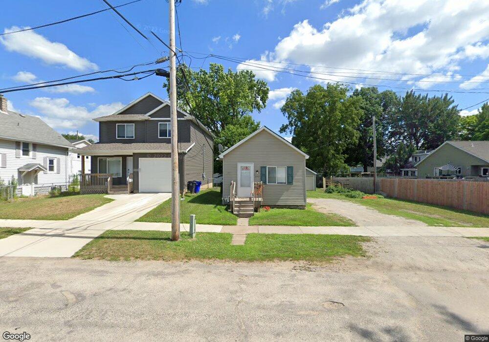 215 10th Ave SW, Cedar Rapids, IA 52404 - photo 1