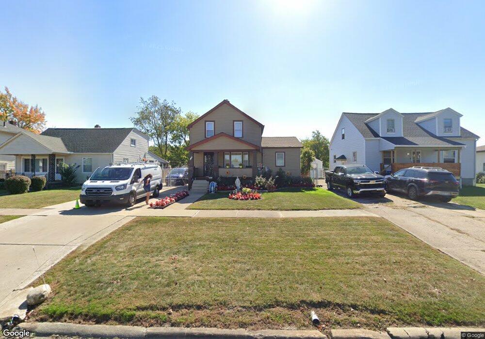 1684 E 34th St, Lorain, OH 44055 - photo 1