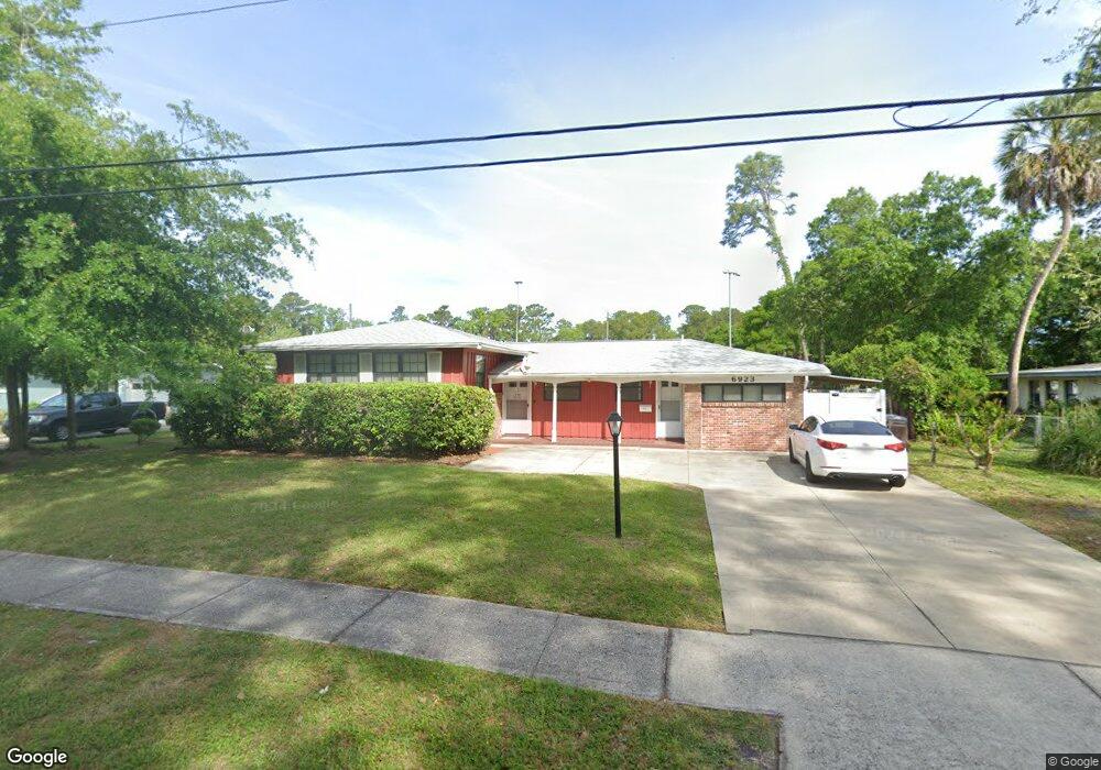 6923 Holiday Rd N, Jacksonville, FL 32216 - photo 1