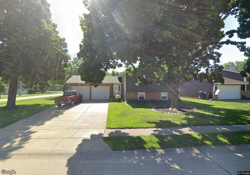 4521 Kelling St, Davenport, IA 52806 - photo 1