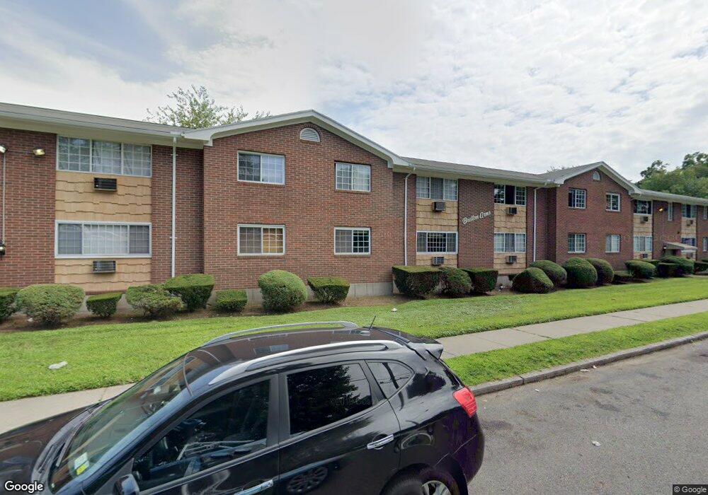 175 Bretton St unit A12, Bridgeport, CT 06606 - photo 1