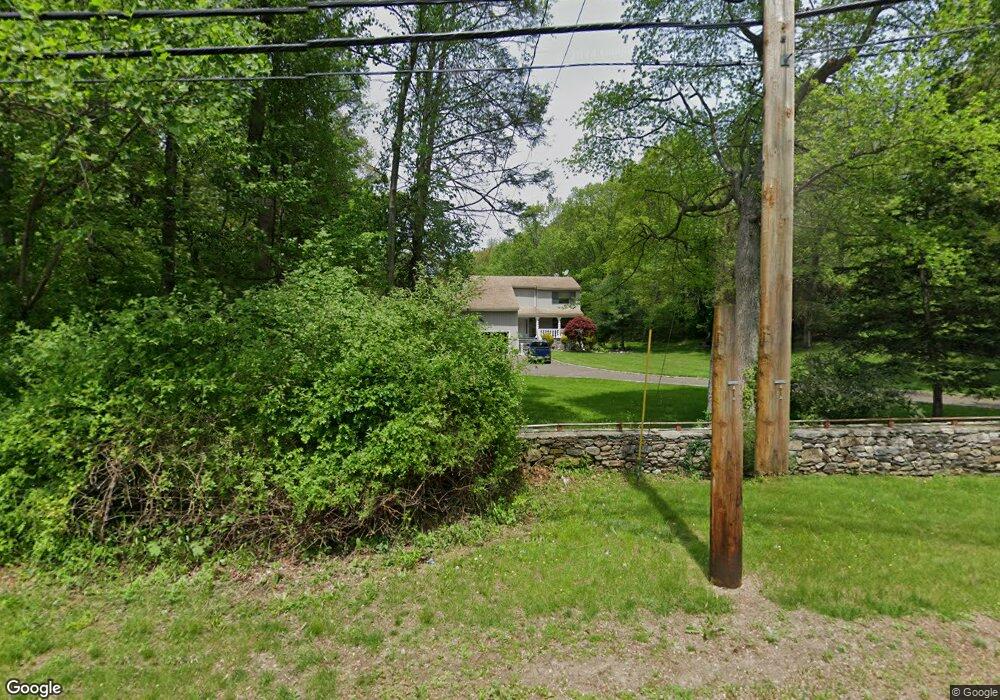 51 Strobel Rd, Trumbull, CT 06611 - photo 1