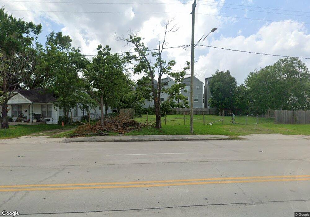 6715 N Main St, Houston, TX 77009 - photo 1