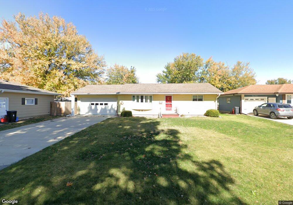 1310 S 11th Ave E, Newton, IA 50208 - photo 1