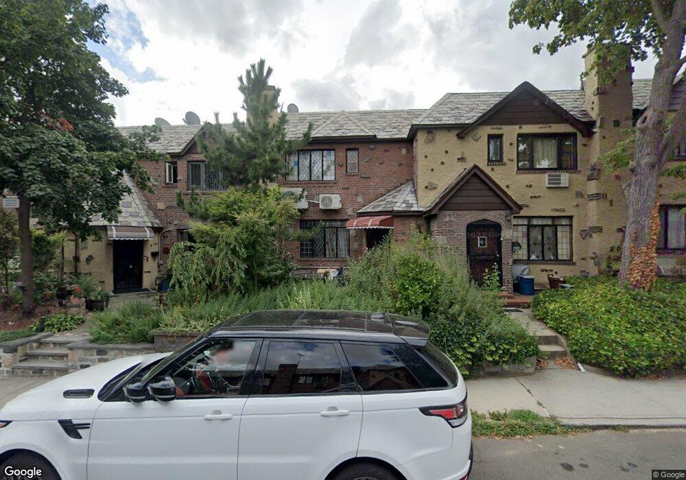 4550 193rd St, Flushing, NY 11358 - photo 1