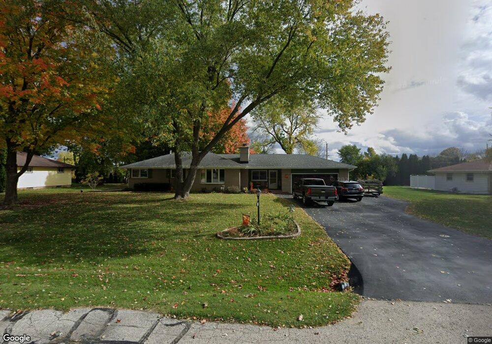 W150N6880 Country Ln, Menomonee Falls, WI 53051 - photo 1