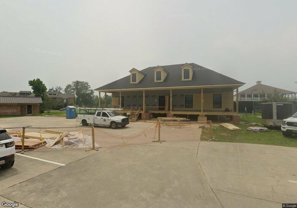 805 W Bayou Pines Dr, Lake Charles, LA 70601 - photo 1