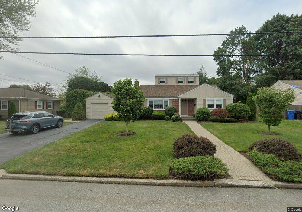 31 Glen View Dr, Cranston, RI 02920 - photo 1