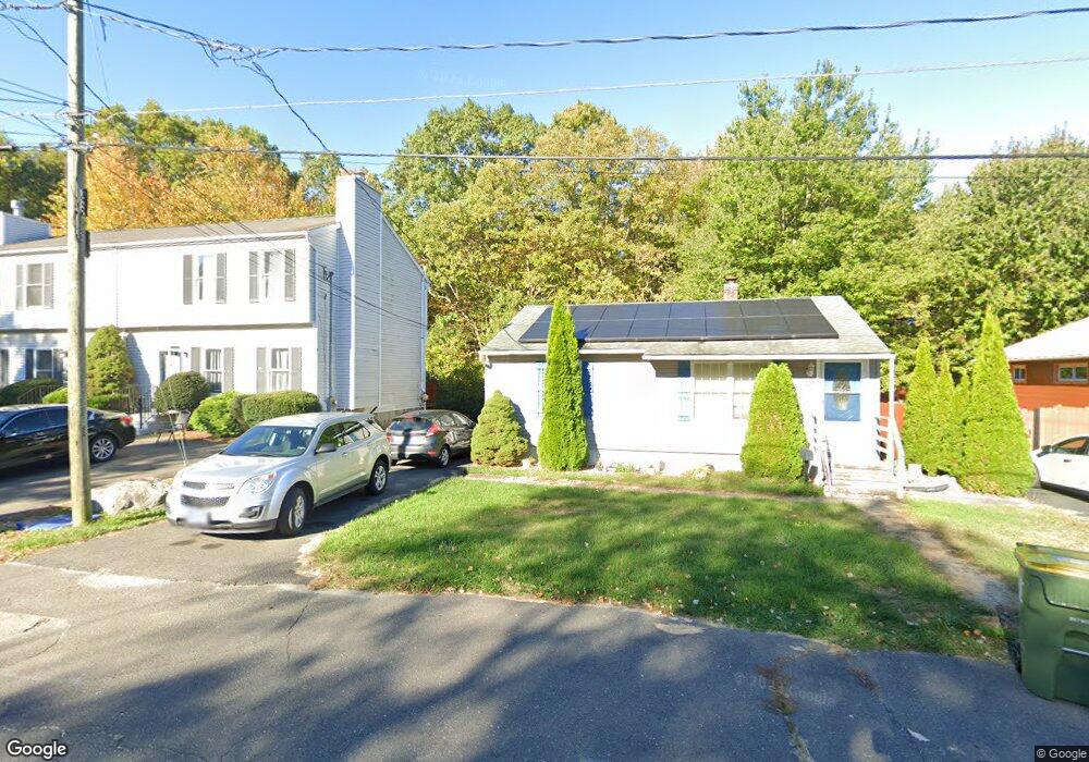 145 Pembroke Ave unit 52, Waterbury, CT 06704 - photo 1