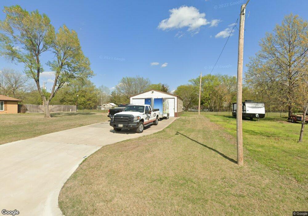 709 W Maple, Skiatook, OK 74070 - photo 1