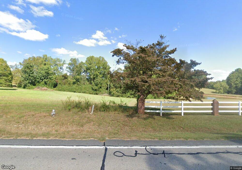 4814 Clarks Bridge Rd, Gainesville, GA 30506 - photo 1