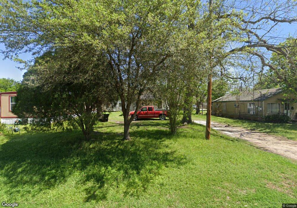 1505 Avenue I, Bay City, TX 77414 - photo 1