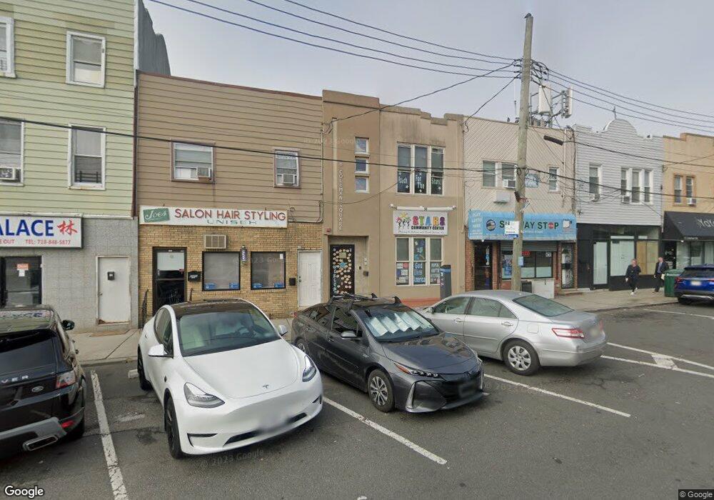 8 Coleman Square, Jamaica, NY 11414 - photo 1