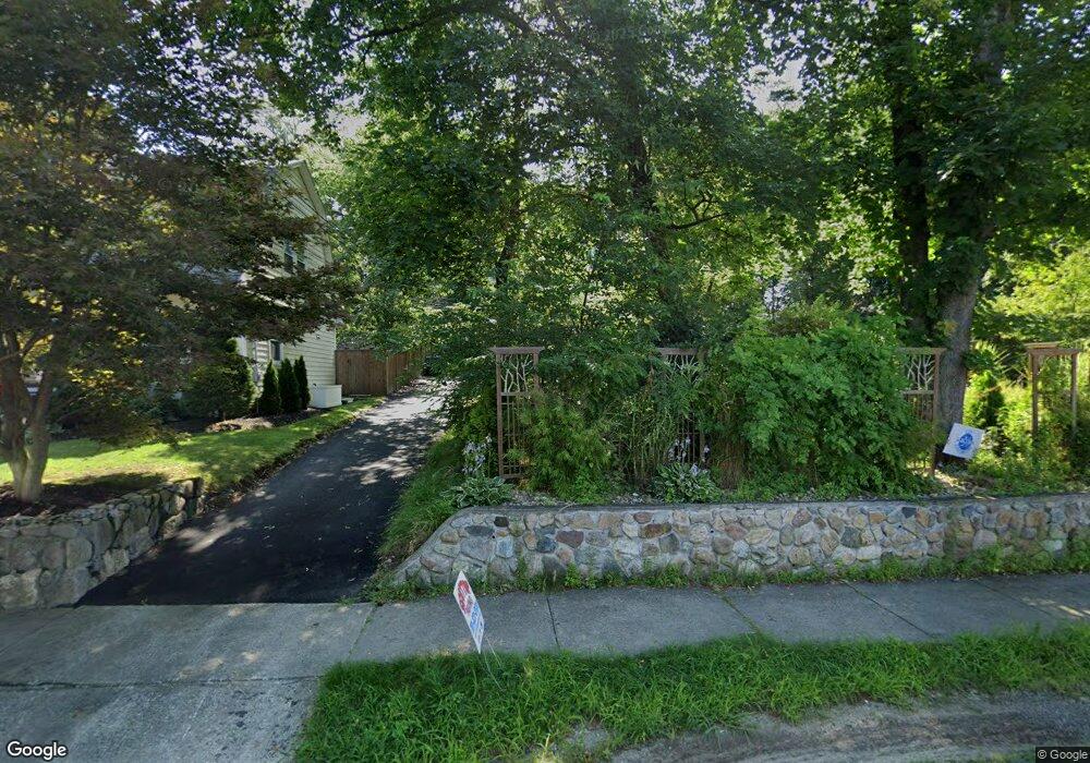 8 Rustic Rd, Stoneham, MA 02180 - photo 1