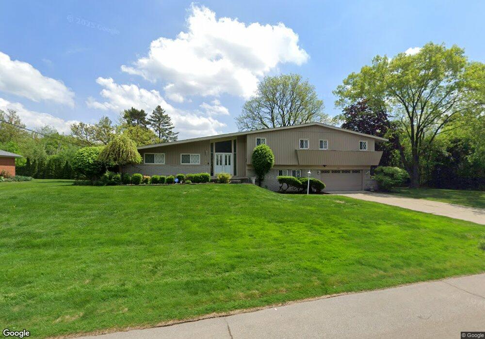 2664 Rambling Way, Bloomfield Hills, MI 48302 - photo 1