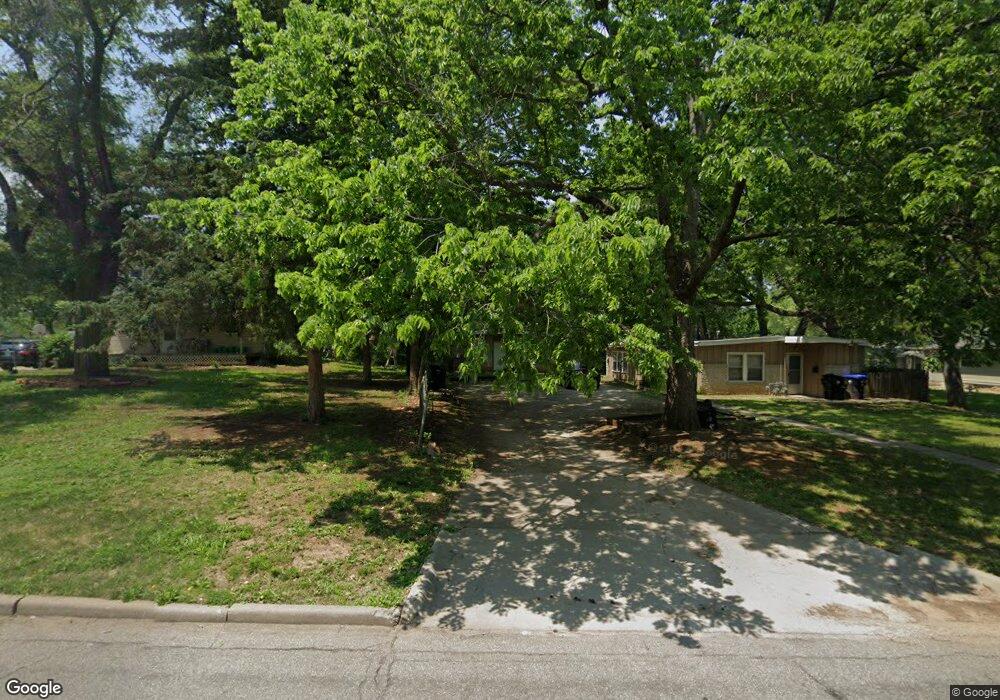 2513 SW Buchanan St, Topeka, KS 66611 - photo 1