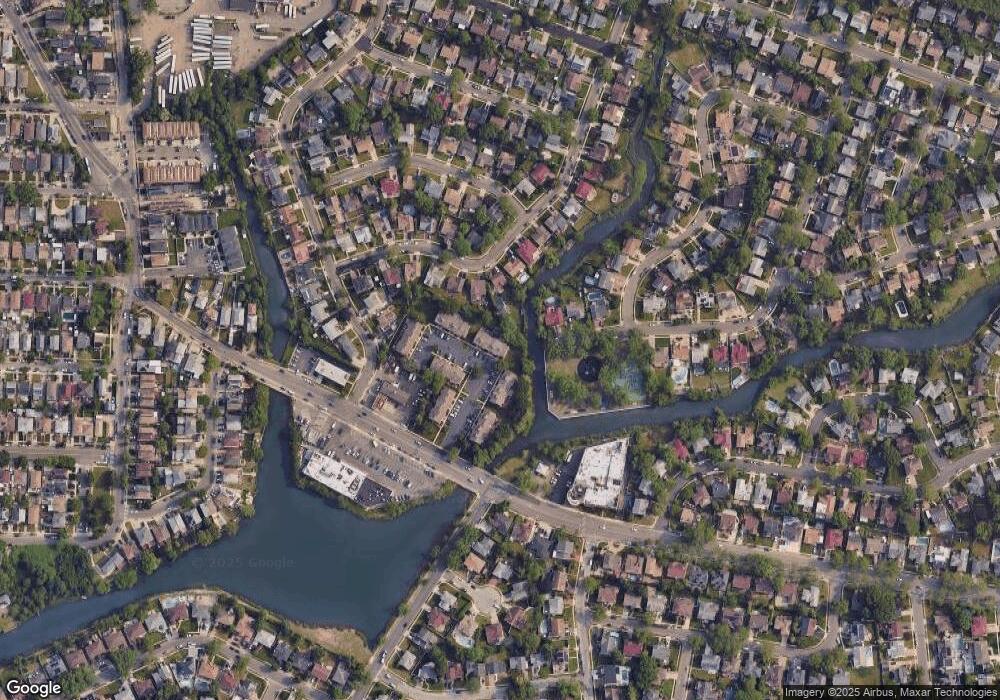 12 Vanderbilt Way unit 12, Valley Stream, NY 11581 - photo 1