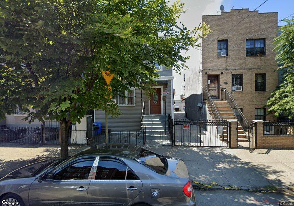250 Cleveland St unit 1, Brooklyn, NY 11208 - photo 1