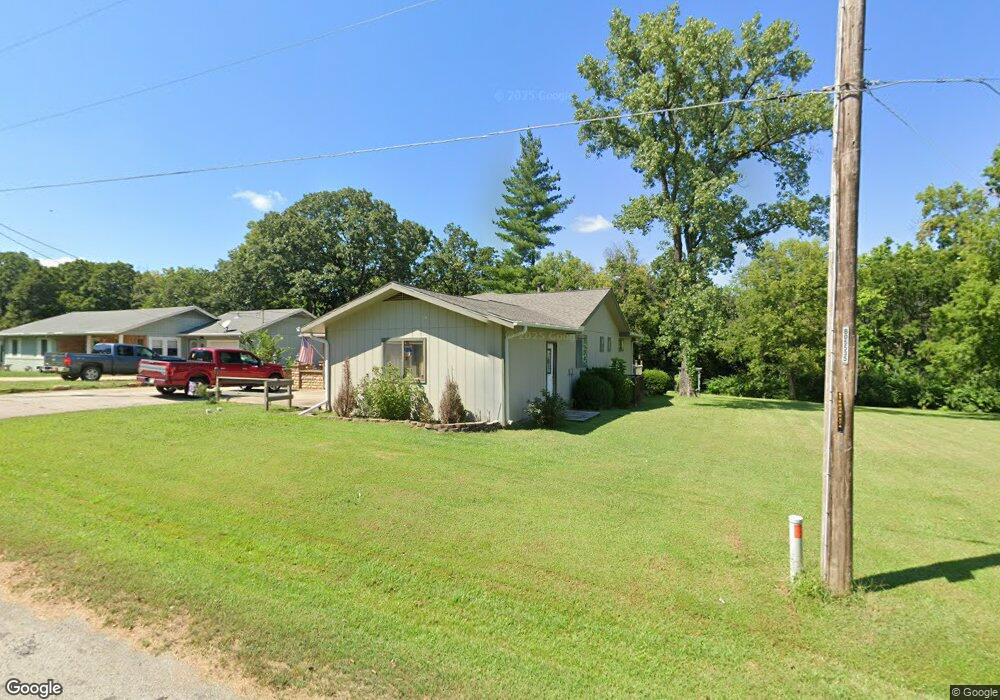 603 E Washington St, Yates Center, KS 66783 - photo 1