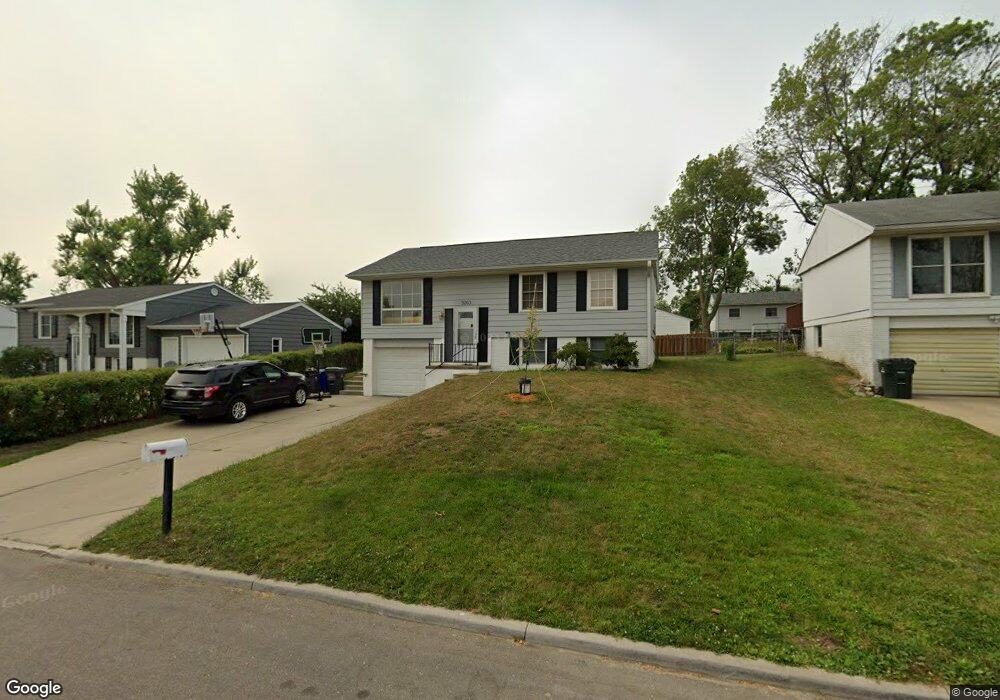 3203 Carriage Dr SW, Cedar Rapids, IA 52404 - photo 1