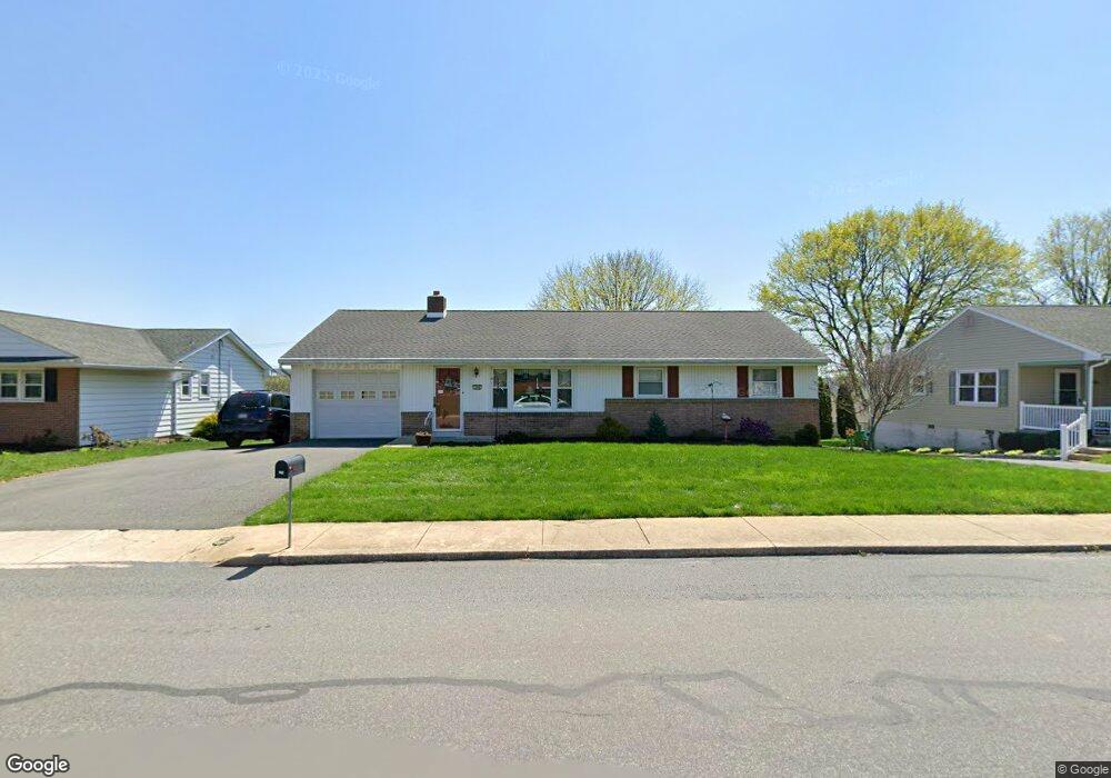 348 Valley View Dr, New Holland, PA 17557 - photo 1