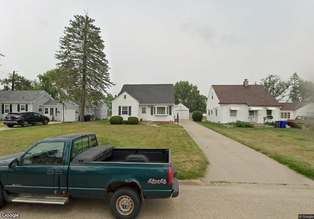 290 24th Ave SW, Cedar Rapids, IA 52404 - photo 1