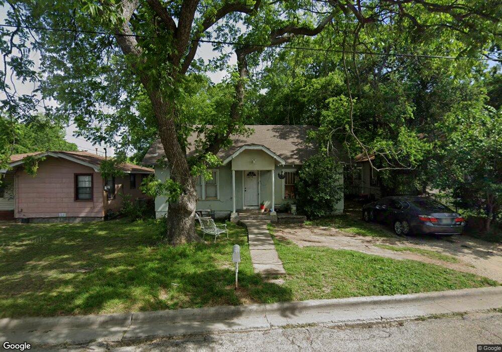 813 E Garnett St, Gainesville, TX 76240 - photo 1