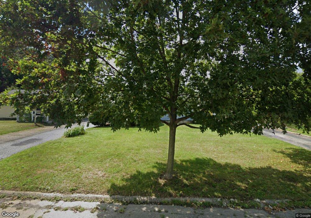 1015 Chestershire Rd, Columbus, OH 43204 - photo 1