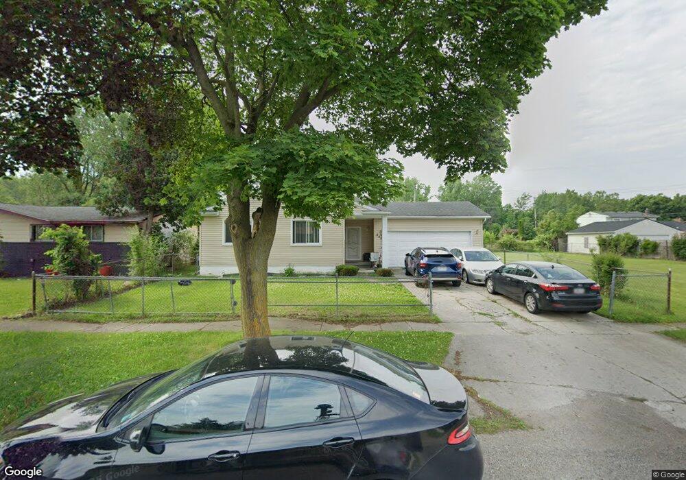 2285 Toby Beth Dr, Flint, MI 48505 - photo 1