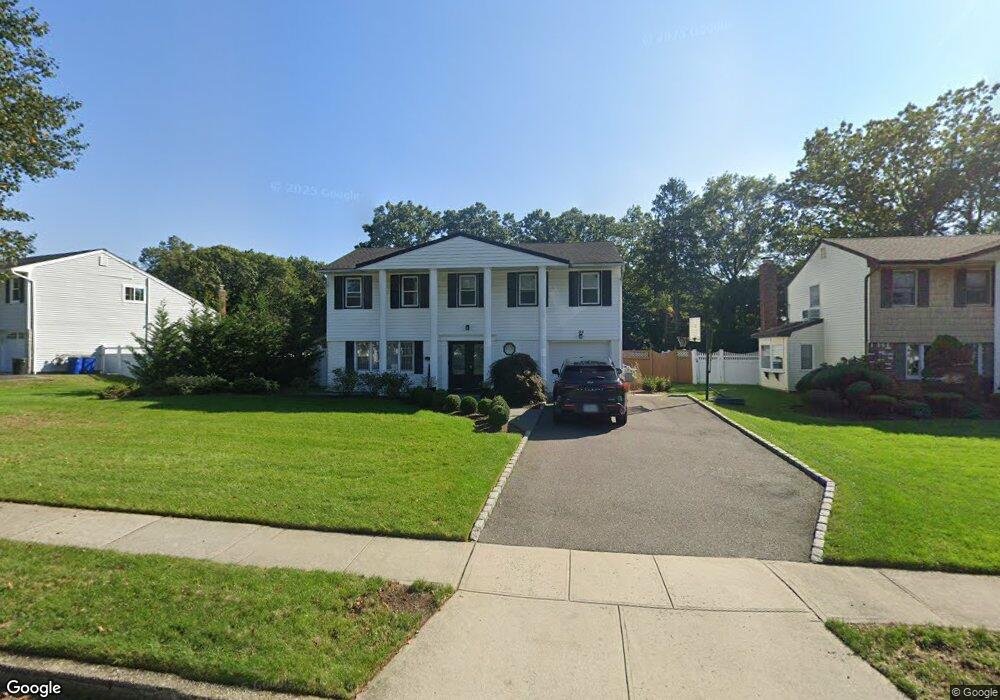 32 Chatham Rd, ComMacK, NY 11725 - photo 1
