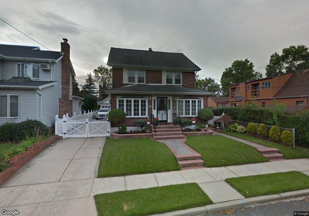 6 Clover Ave, Floral Park, NY 11001 - photo 1