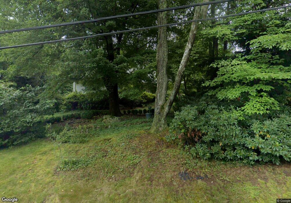 569 Blueberry Ln, Franklin Lakes, NJ 07417 - photo 1