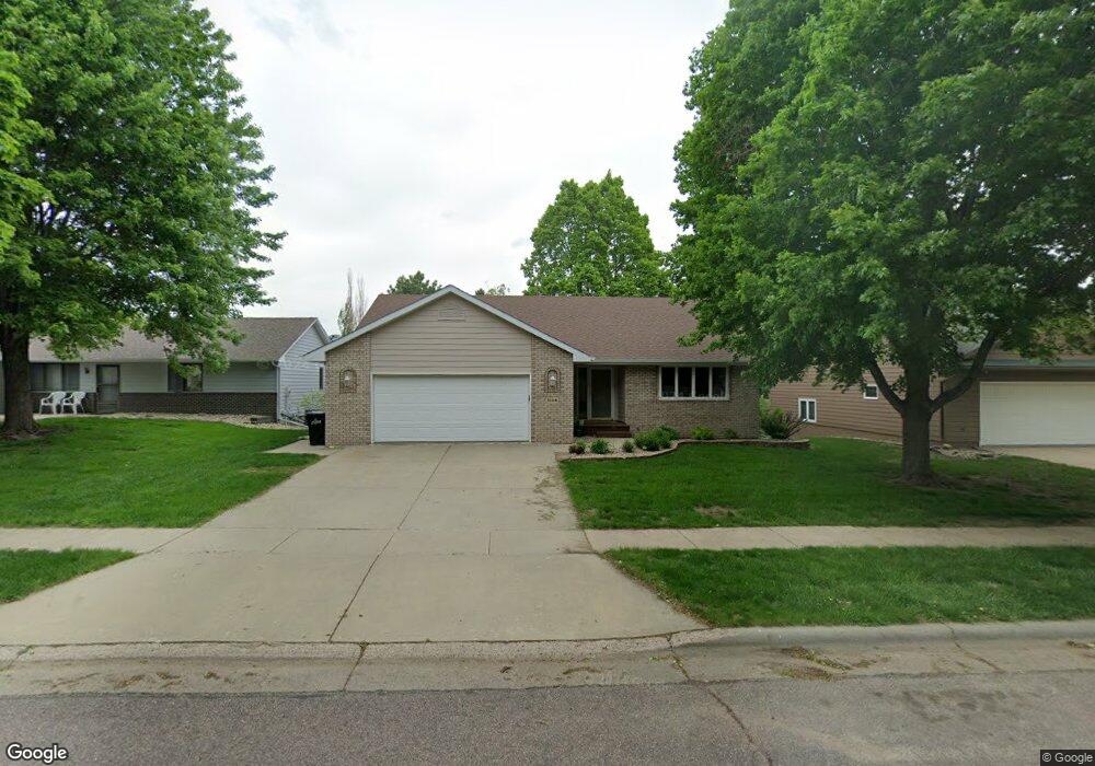 5104 E 28th St, Sioux Falls, SD 57110 - photo 1