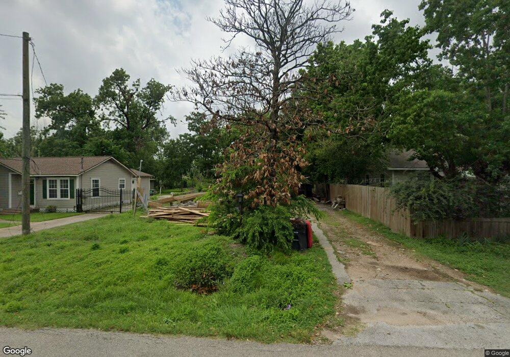 4323 Oxford St, Houston, TX 77022 - photo 1