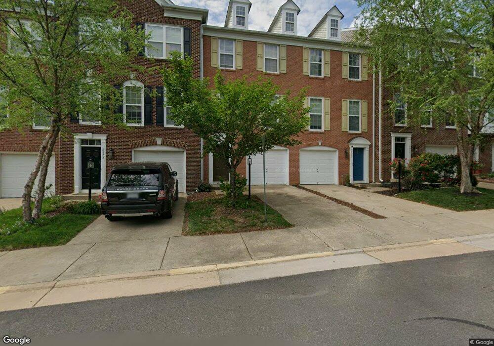 8905 Singleleaf Cir, Lorton, VA 22079 - photo 1