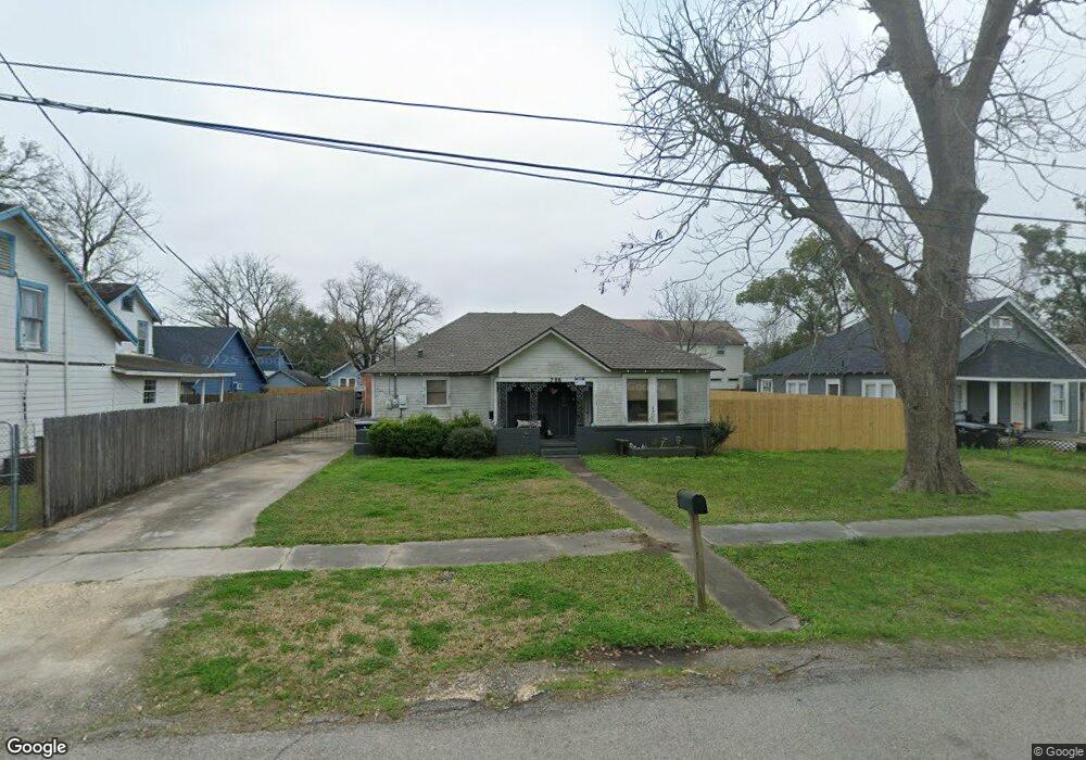 705 W Cleveland St, Alvin, TX 77511 - photo 1