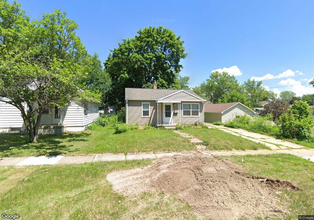 1107 W 11th St, Cedar Falls, IA 50613 - photo 1
