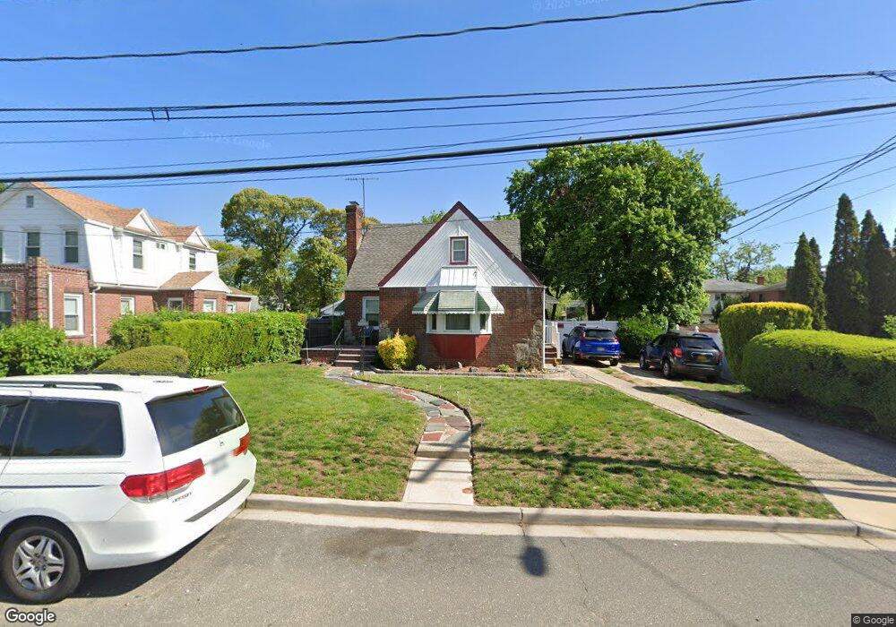 1 Rhodes Ln, West Hempstead, NY 11552 - photo 1