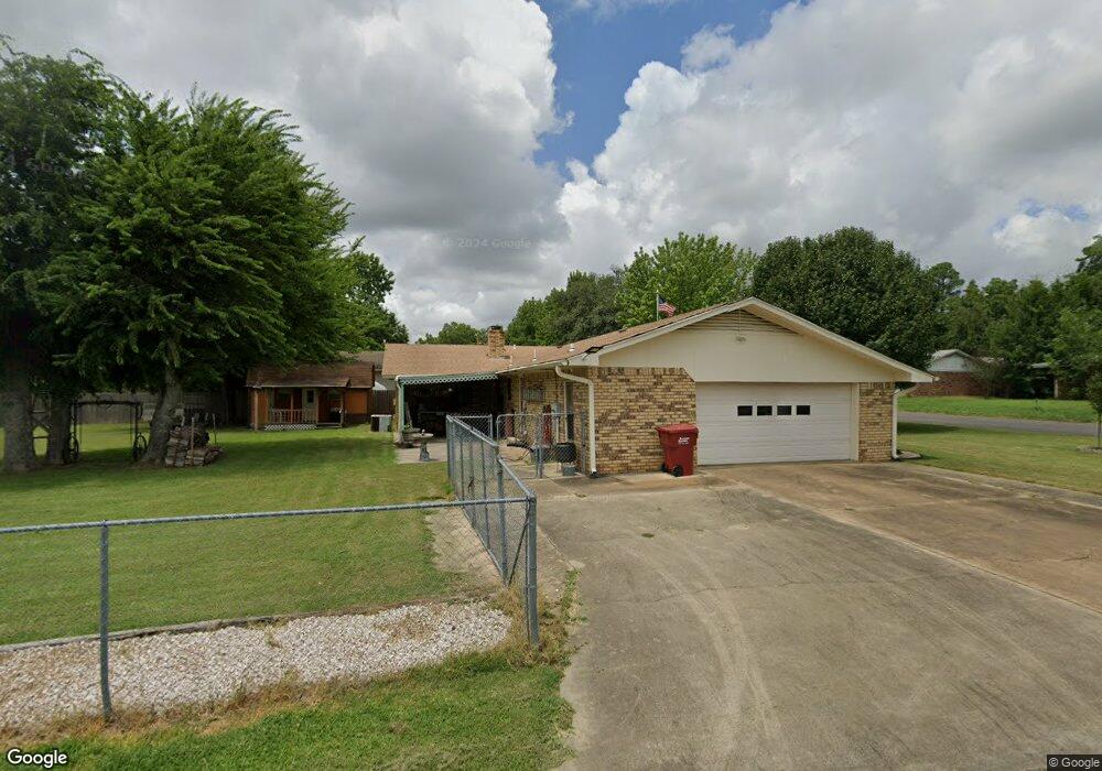 1312 E Jefferson St, Hugo, OK 74743 - photo 1
