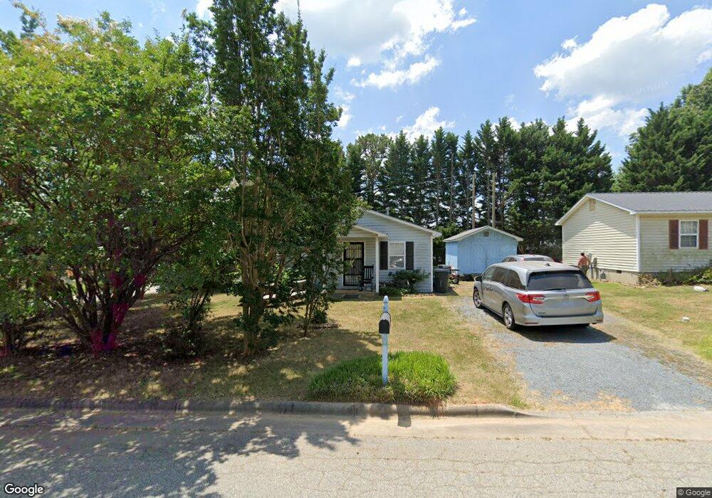 1001 Breeze Way Ct, Asheboro, NC 27203 - photo 1